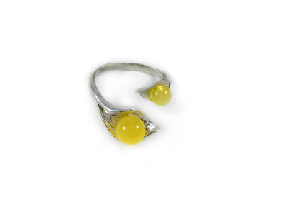 Adjustable Size Ring With Yellow Amber Beads